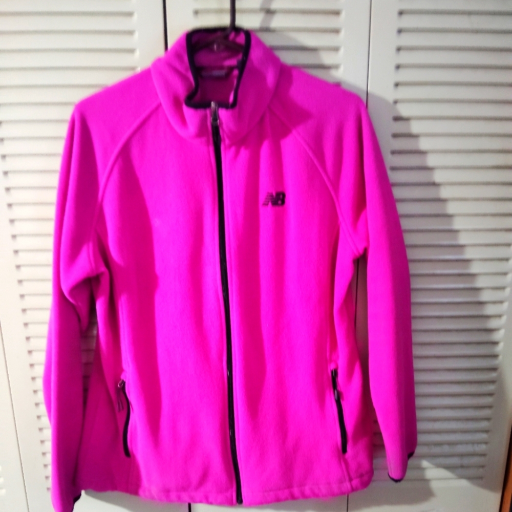 Women's size XL New Balance sweatshirt.